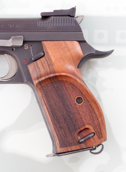SIG P210 mit Riemenöse, Daumenauflage, Rhomlas